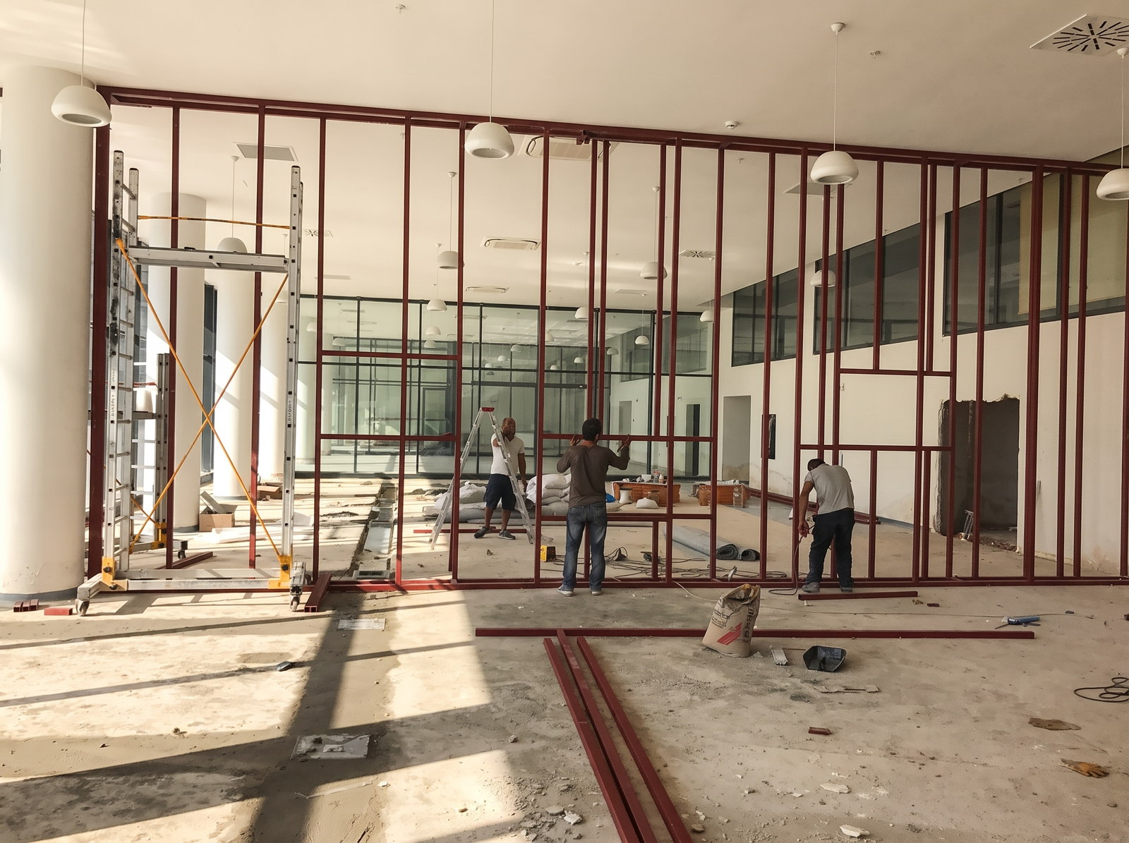Hat Tasarım ekibi uygulama sahasında — iç mekân imalatı